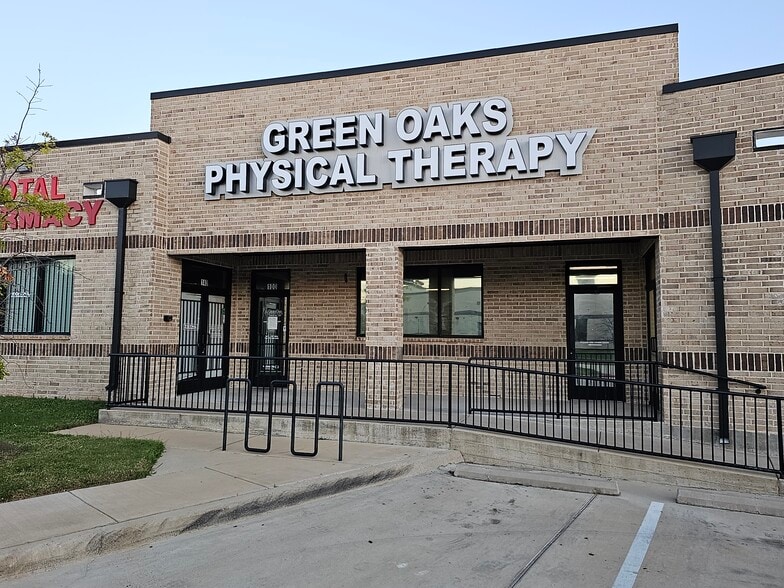 More Photos Of 3690 W Wheatland Rd, Dallas Medical For Lease