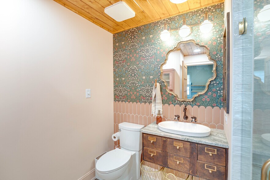 More Photos Of 4301 Washington Pike, Knoxville Office Residential For Sale