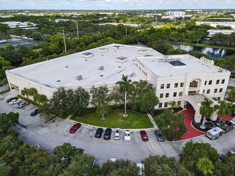 More Photos Of 701 Park of Commerce Blvd, Boca Raton Light Distribution For Lease