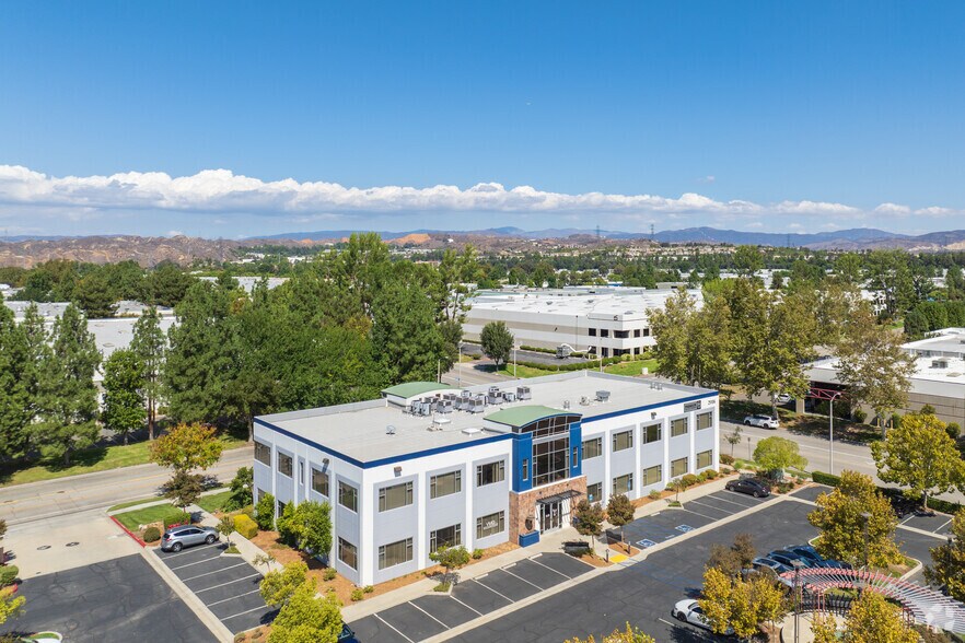 More Photos Of 25106 Avenue Tibbitts, Valencia Loft Creative Space For Sale