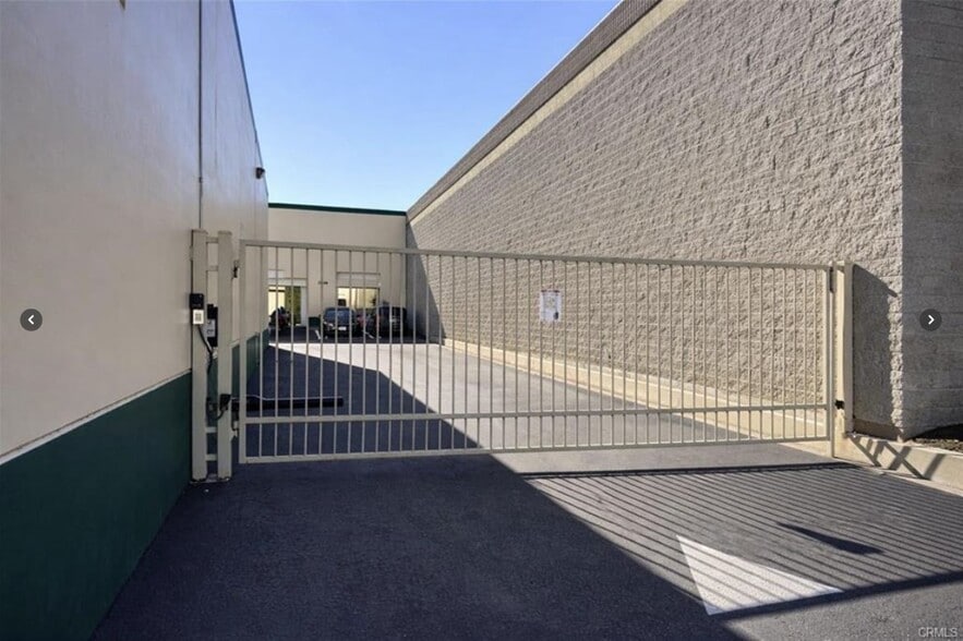 More Photos Of 11940 Goldring Rd, Arcadia Warehouse For Sale