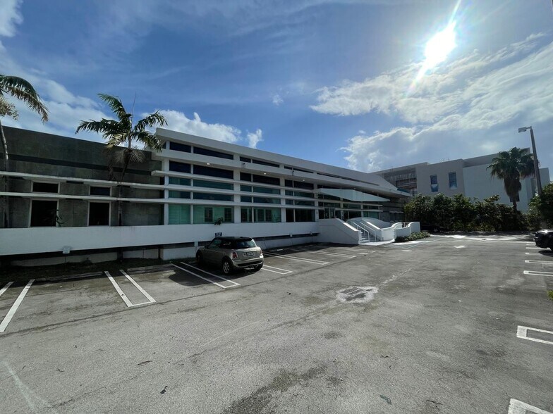 More Photos Of 1045 95th St, Bay Harbor Islands Office For Lease