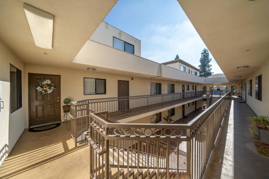 More Photos Of 17115 Chatsworth St, Granada Hills Apartments For Sale