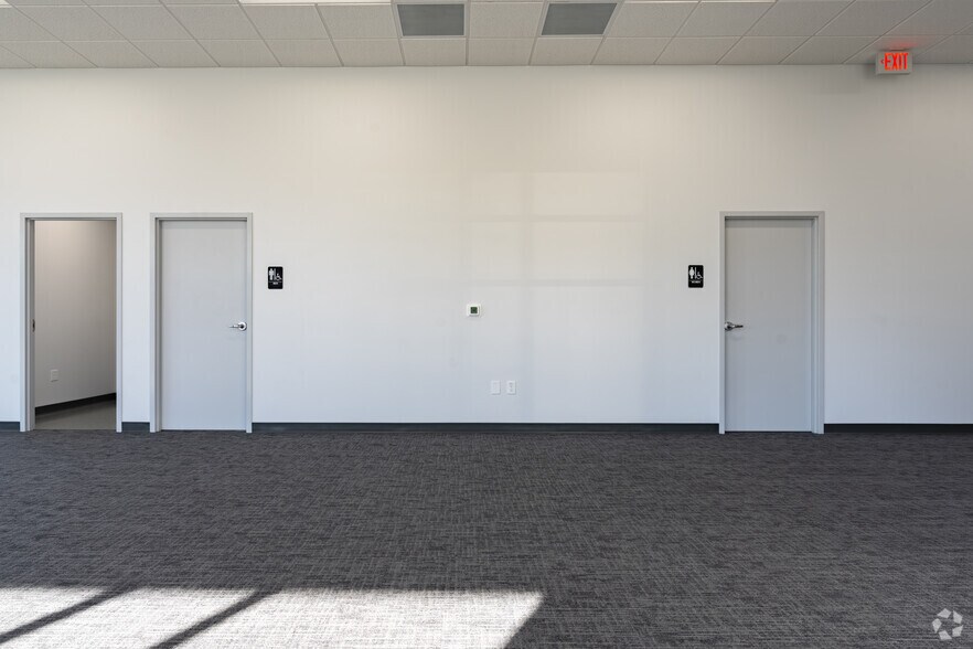 More Photos Of 1050 Douglas Hills Rd, Lithia Springs Unknown For Lease