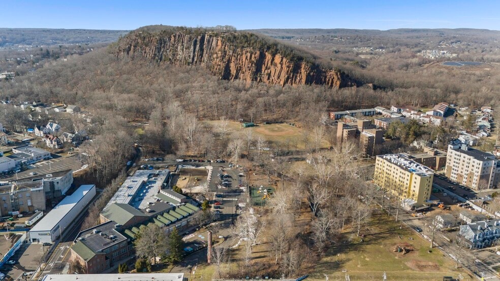 More Photos Of 495 Blake St, New Haven Office For Lease