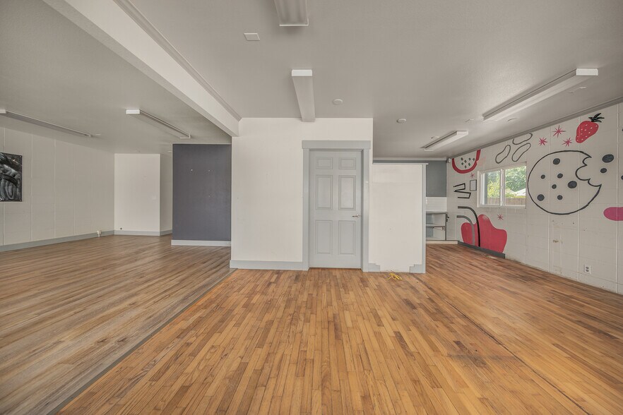 More Photos Of 361 SW 12th St, Ontario Specialty For Sale
