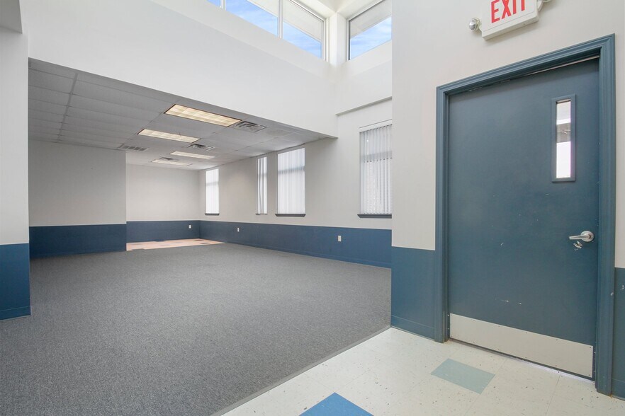More Photos Of 3100 Independence Sq, West Plains Medical For Lease