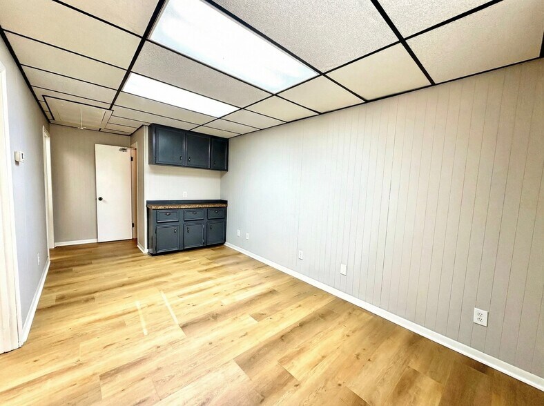 More Photos Of 6550 Westwood Blvd, Beaumont Warehouse For Lease