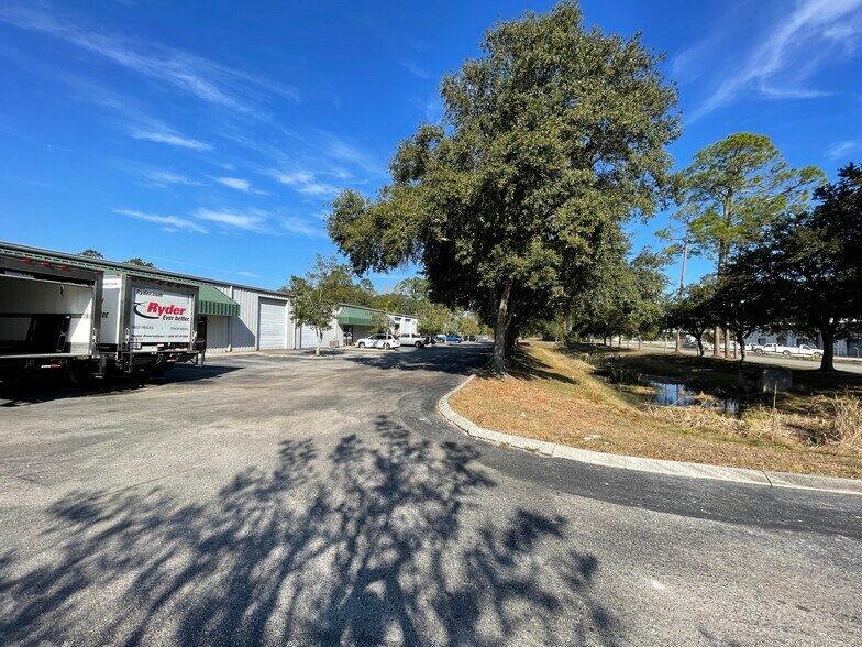 More Photos Of 2745 Industry Center Rd, Saint Augustine Warehouse For Lease