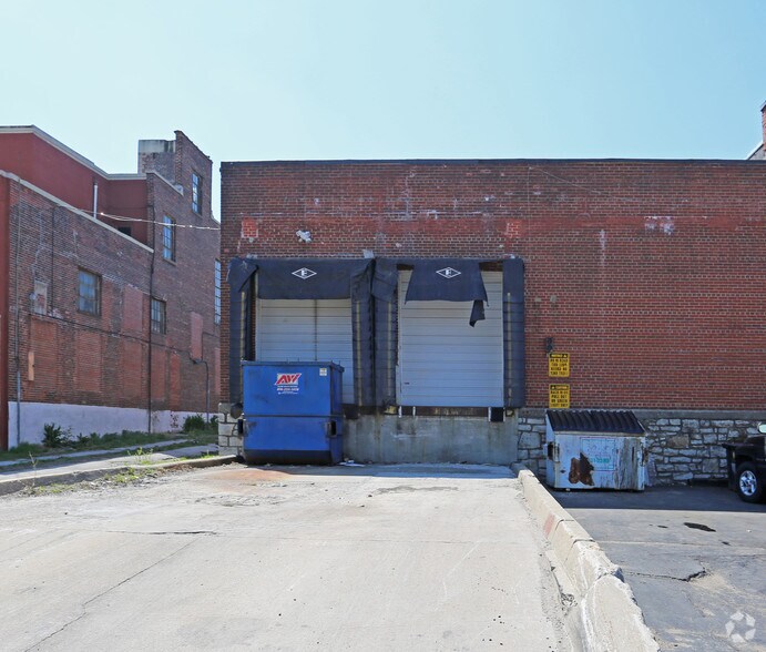 More Photos Of 303 Grand Blvd, Kansas City Warehouse For Sale