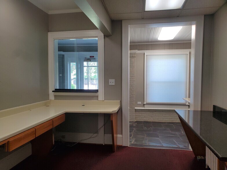 More Photos Of 1602 Grandin Rd SW, Roanoke Medical For Sale