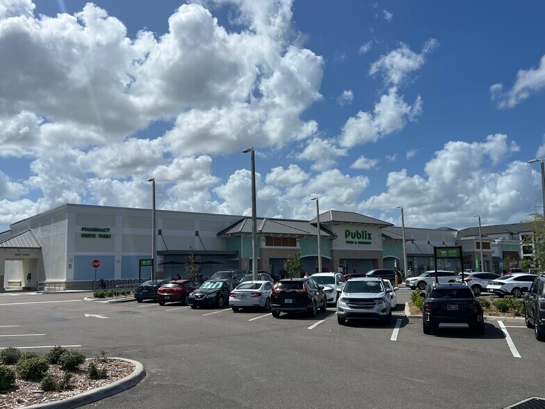 More Photos Of 13135 Kings Lake Dr, Gibsonton Medical For Lease