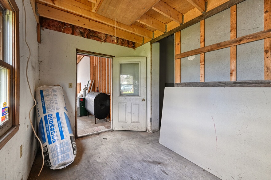 More Photos Of 74 Route 133, Winthrop Flex For Sale