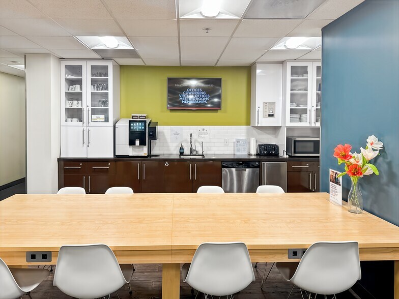 More Photos Of 1 Harbor Dr, Sausalito Coworking Space