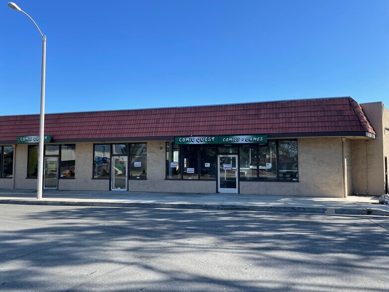 More Photos Of 23811 Bridger Rd, Lake Forest General Retail For Lease