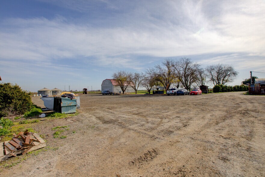 More Photos Of 9194 CA-152, Dos Palos Land For Sale