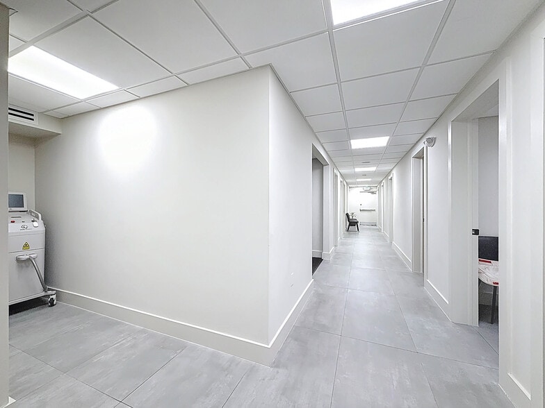 More Photos Of 232 SW 8th St, Miami Medical For Sale