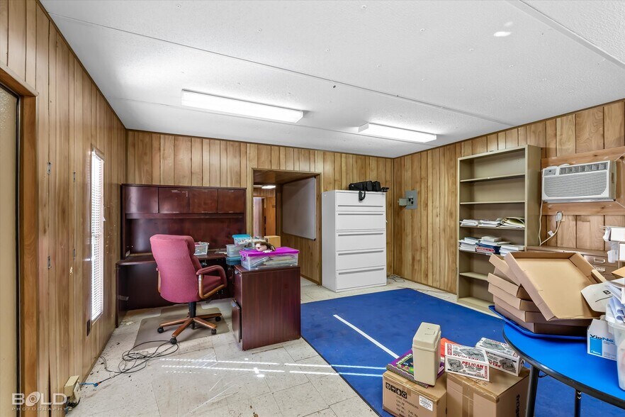 More Photos Of 523 Oxford Rd, Mansfield Office For Sale