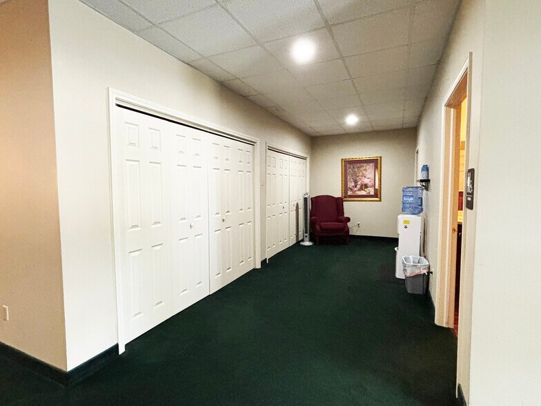 More Photos Of 3640 Clinton St, Buffalo Freestanding For Sale