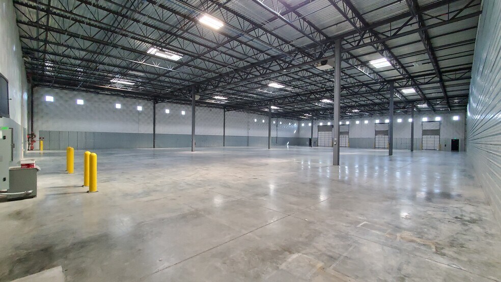 More Photos Of 711 S Clearwater Loop, Post Falls Manufacturing For Lease