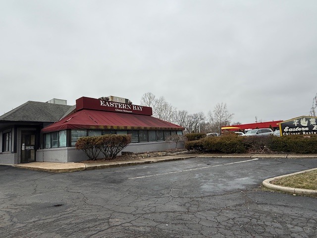 Primary Photo Of 2055-2081 Riverside Dr, Upper Arlington Restaurant For Sale