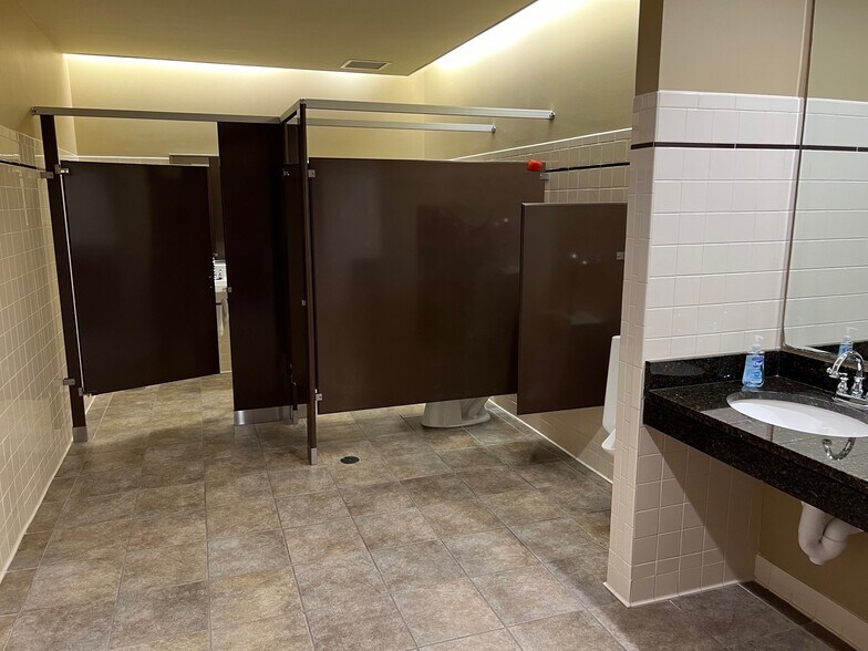 More Photos Of 300 Ashland Way, Madisonville Office For Sale