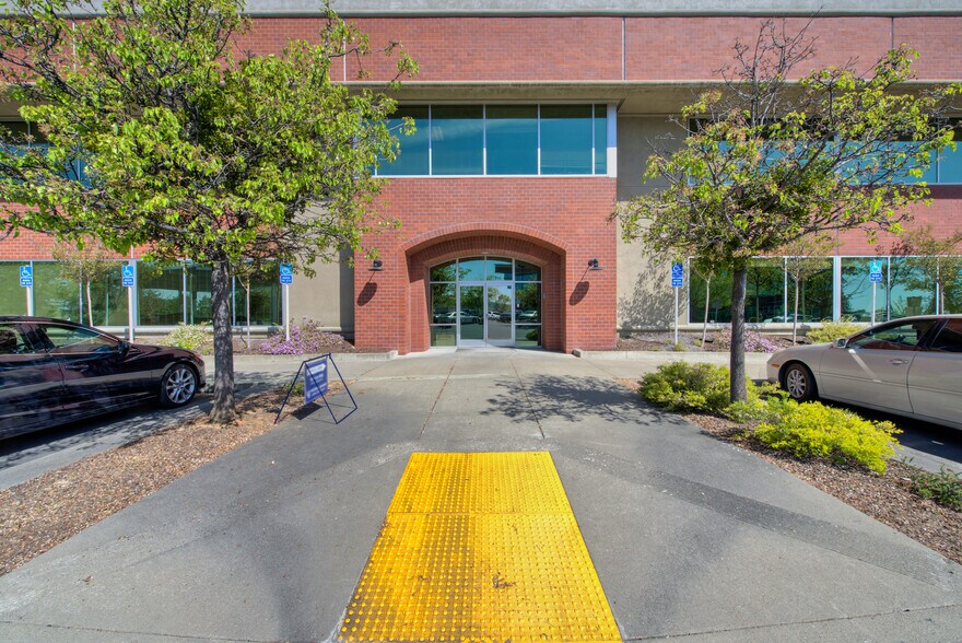 More Photos Of 750 Mason St, Vacaville Office For Lease