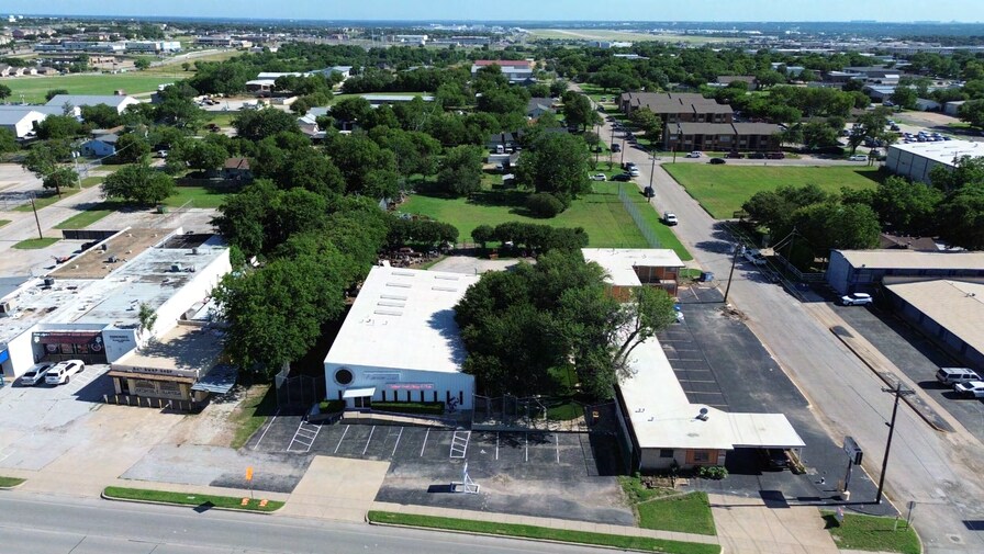 More Photos Of 7608 Camp Bowie West Blvd, Fort Worth Freestanding For Sale