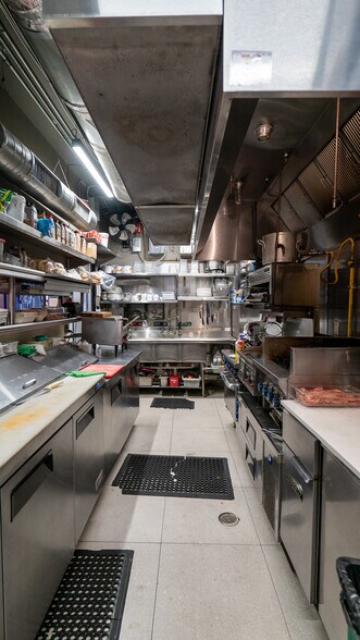 More Photos Of 201-205 NE 31st St, Oakland Park Restaurant For Lease