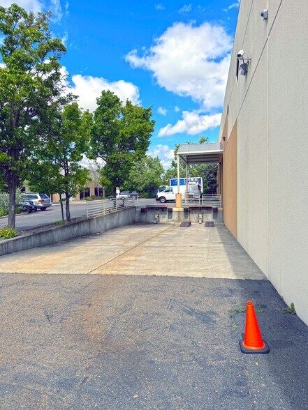 More Photos Of 5555 Skylane Blvd, Santa Rosa Warehouse For Lease