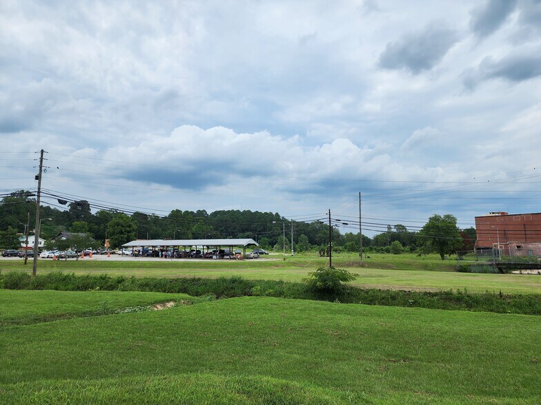 More Photos Of 20th AVE, Valley Light Manufacturing For Sale