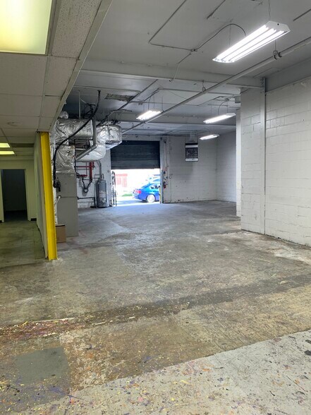More Photos Of 153-40 Rockaway Blvd, Jamaica Warehouse For Lease