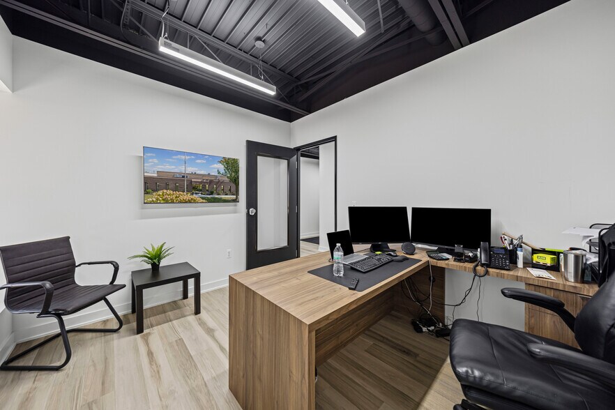 More Photos Of 23936 Industrial Park Dr, Farmington Hills Warehouse For Sale