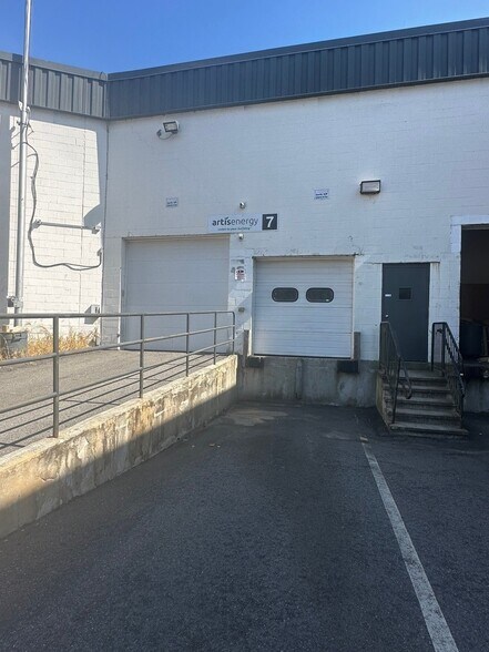 More Photos Of 362 Industrial Park Rd, Middletown Warehouse For Sale