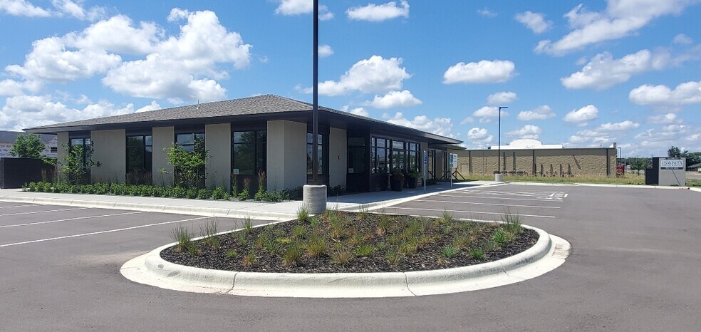 More Photos Of 401 NE Cherrywood St, Isanti Medical For Lease