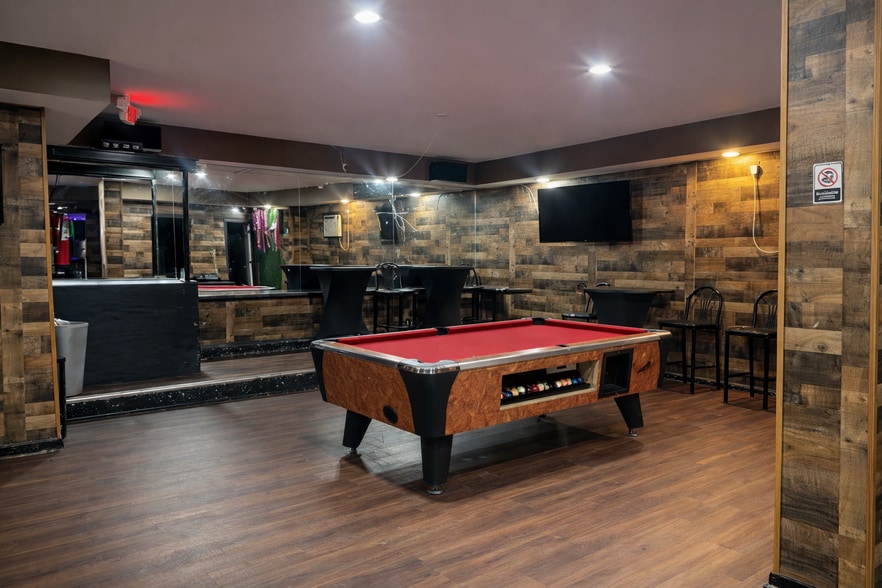 More Photos Of 80 Montgomery St, Paterson Bar For Sale