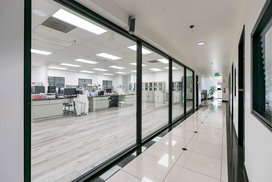 More Photos Of 10443 Arminta St, Sun Valley Warehouse For Sale