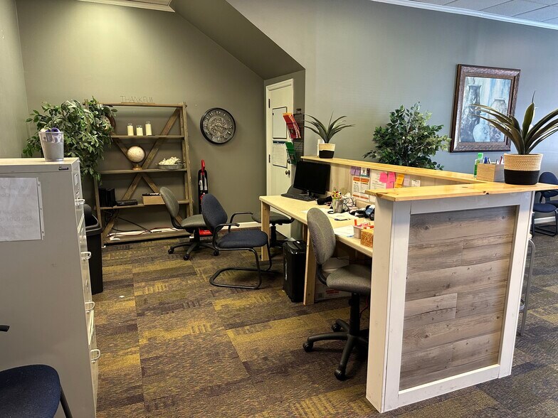 More Photos Of 332 15th St, Ashland General Retail For Sale