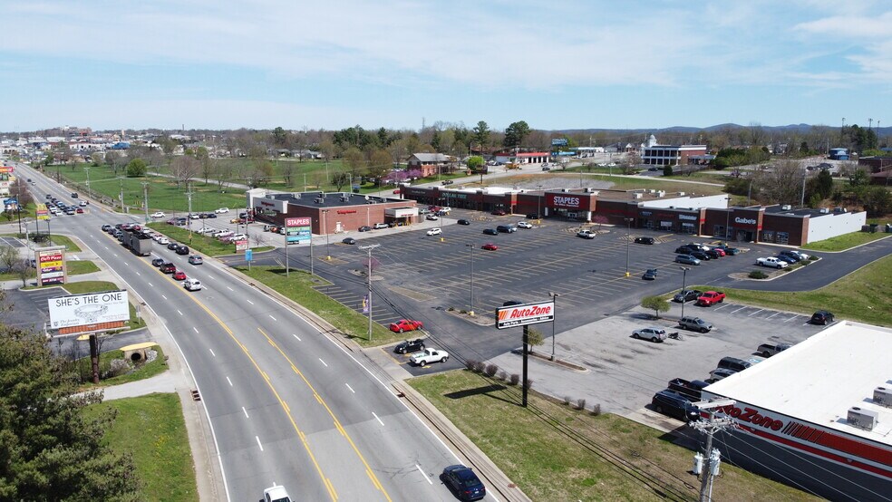 More Photos Of 514 S Willow Ave, Cookeville Unknown For Lease