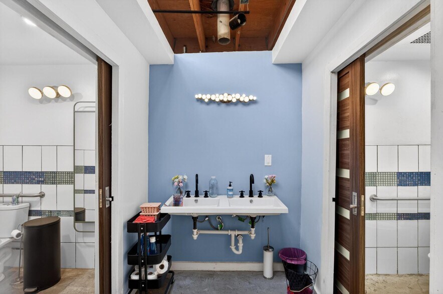 More Photos Of 5010 E Olympic Blvd, Los Angeles Warehouse For Sale