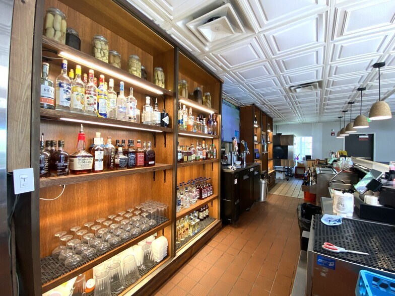 More Photos Of 840 Tabor St, Lakewood Restaurant For Sale