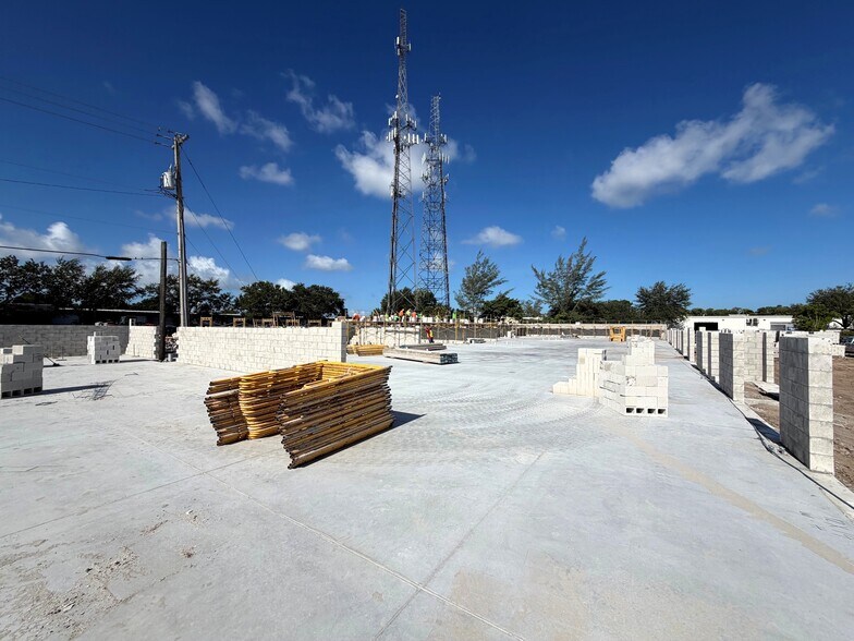 More Photos Of 5673 Shirley St, Naples Light Distribution For Sale