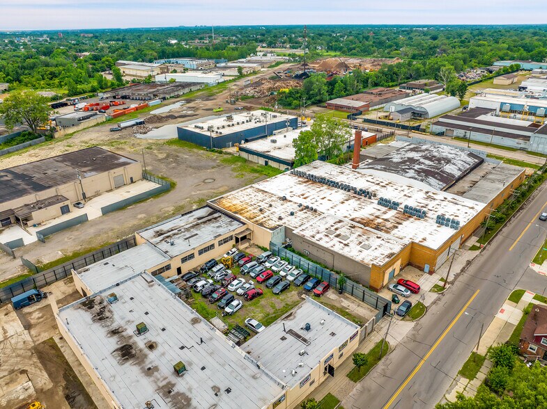 More Photos Of 7075 Lyndon St, Detroit Warehouse For Sale