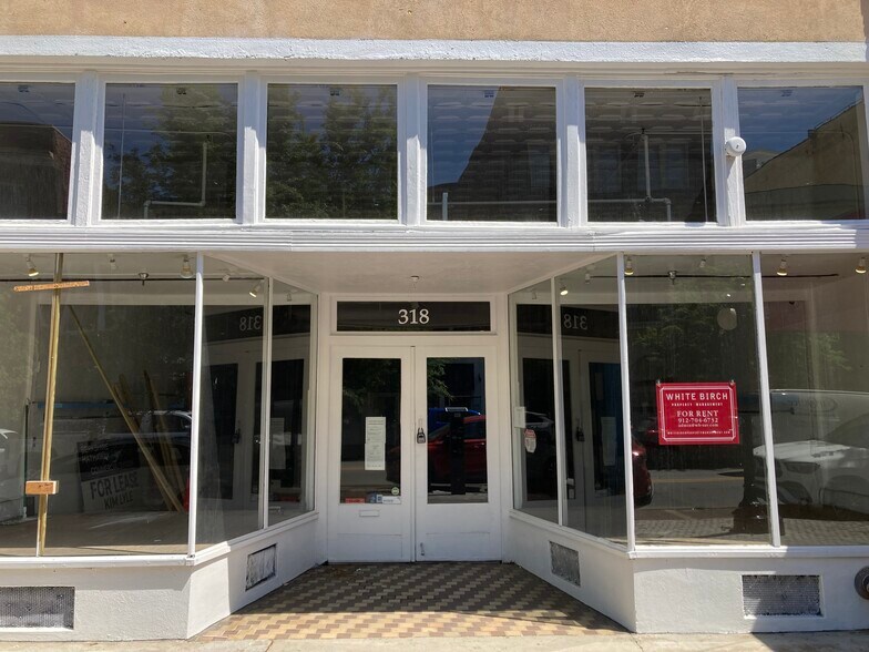 More Photos Of 318 W Broughton St, Savannah Storefront Retail Residential For Lease