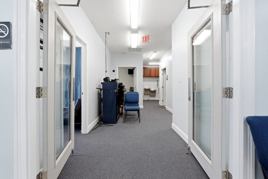 More Photos Of 415-421 W Pike St, Lawrenceville Office For Sale