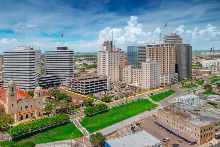 More Photos Of 606 N Carancahua St, Corpus Christi Office For Sale