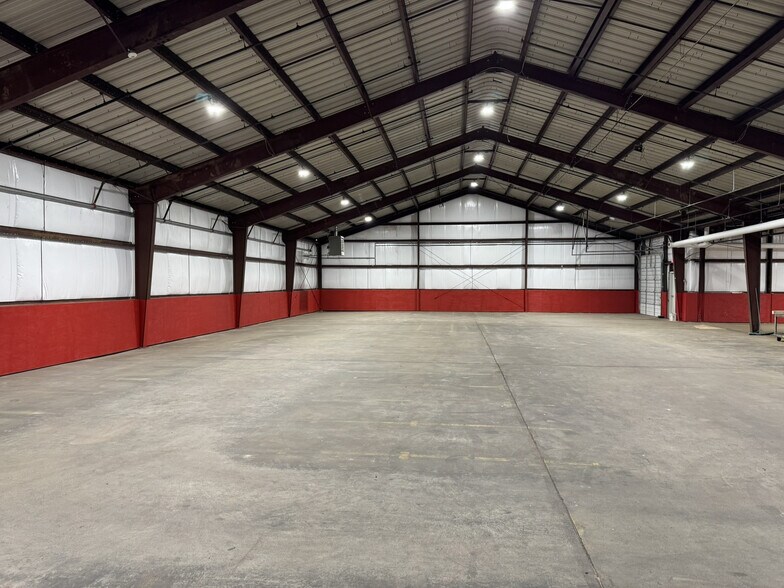 More Photos Of 132 Main St, East Windsor Manufacturing For Lease