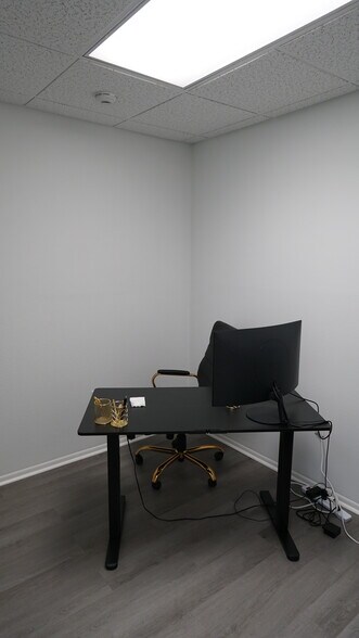 More Photos Of 2477 Stickney Point Rd, Sarasota Medical For Sale