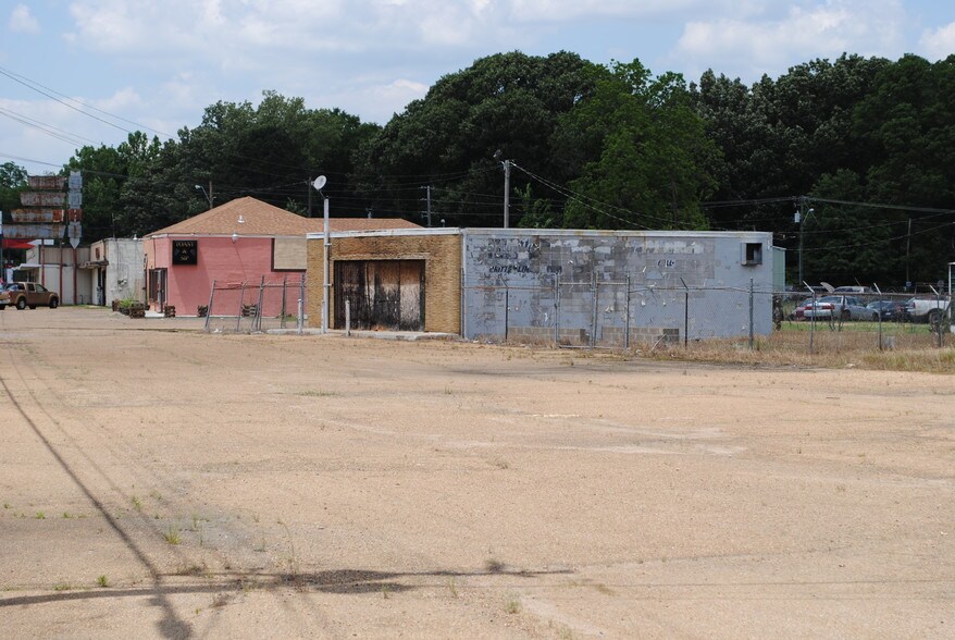 More Photos Of 2600 Medgar Evers Blvd, Jackson Auto Repair For Sale