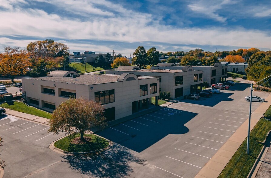 More Photos Of 11930-11932 Arbor St, Omaha Unknown For Lease
